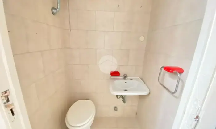 Rexer-Manfredonia-Locale-commerciale-Bagno