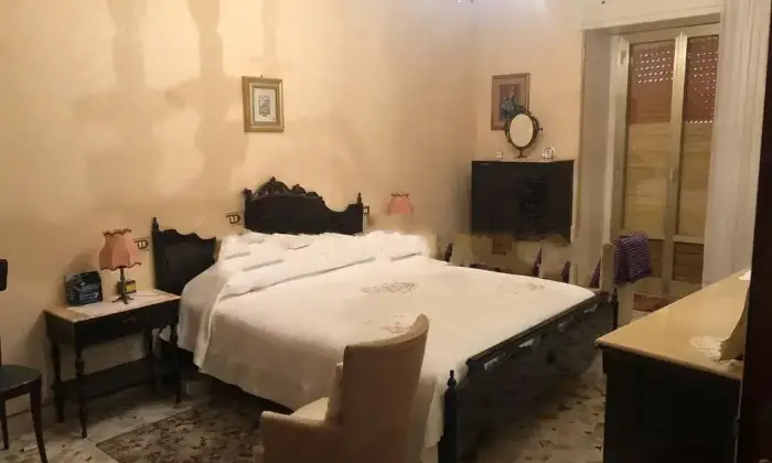 Rexer-Enna-Vendesi-appartamento-in-Via-Mercato-Centro-Enna-CameraDaLetto