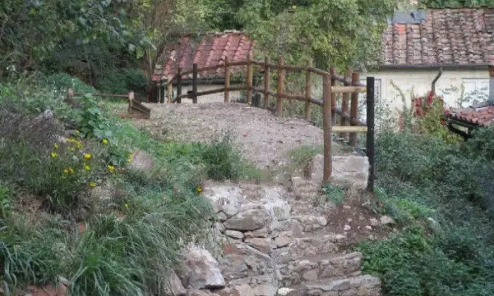 Rexer-Pescaglia-Antico-Casale-in-vendita-a-Localit-Grabbia-Pescaglia-Giardino