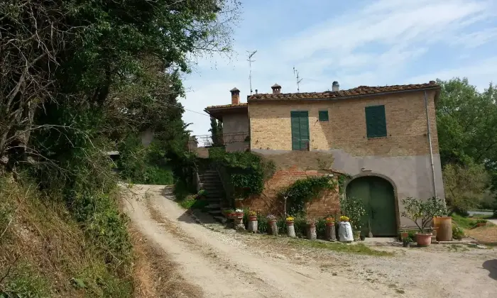 Rexer-Montalcino-Vendesi-casale-a-Montalcino-Terrazzo