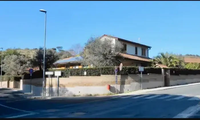 Rexer-Piombino-Villetta-in-vendita-in-via-Maestri-del-Lavoro-a-Piombino-Giardino