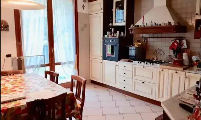 Rexer-Piombino-Villetta-in-vendita-in-via-Maestri-del-Lavoro-a-Piombino-Cucina