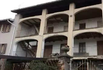 Rexer-Duno-Vendesi-casa-in-montagna-Garage