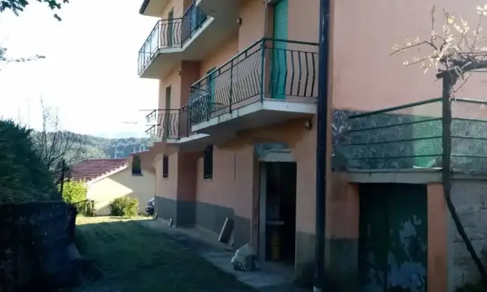 Rexer-Carro-Vendesi-appartamento-in-Via-Italia-a-Carro-Terrazzo