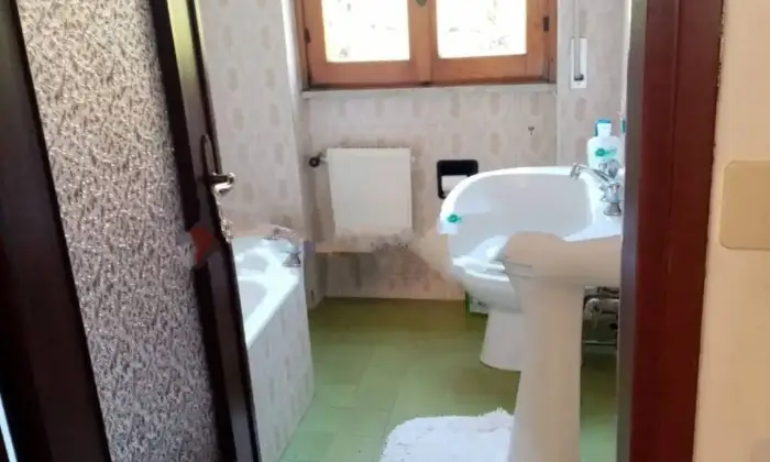 Rexer-Carro-Vendesi-appartamento-in-Via-Italia-a-Carro-Bagno