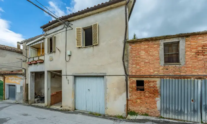 Rexer-Fabriano-Casa-indipendentecantina-box-locali-laboratorio-ESTERNO