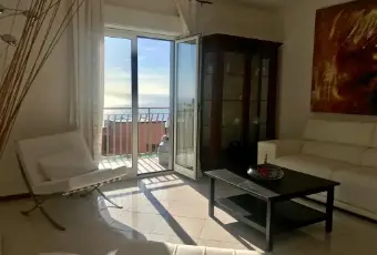 Rexer-Aci-Catena-Affittasi-Delizioso-Appartamento-con-vista-mare-Altro