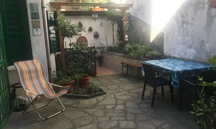 Rexer-Someraro-Casa-indipendente-su-due-livelli-con-giardino-Giardino