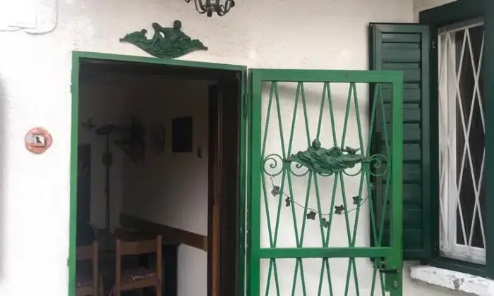 Rexer-Someraro-Casa-indipendente-su-due-livelli-con-giardino-Giardino