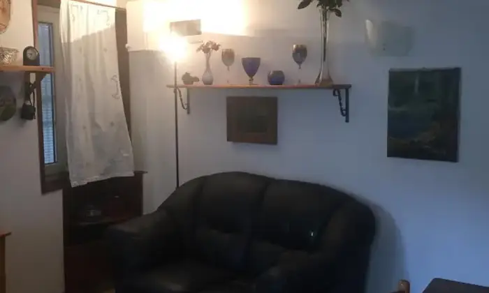 Rexer-Someraro-Casa-indipendente-su-due-livelli-con-giardino-Salone