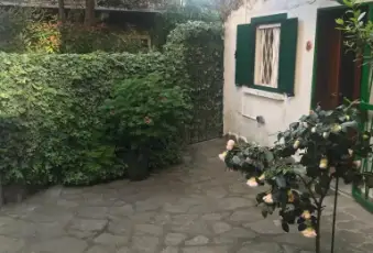 Rexer-Stresa-Casa-indipendente-su-due-livelli-con-giardino-Giardino