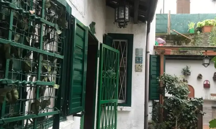 Rexer-Someraro-Casa-indipendente-su-due-livelli-con-giardino-Giardino