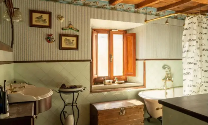 Rexer-Barberino-di-Mugello-Vendesi-complesso-colonico-a-Barberino-di-Mugello-Bagno