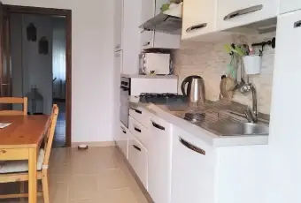 Rexer-Vaiano-Vendesi-casa-indipendente-divisa-in-due-appartamenti-CUCINA