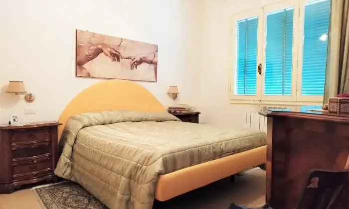 Rexer-Vaiano-Vendesi-casa-indipendente-divisa-in-due-appartamenti-CAMERA-DA-LETTO
