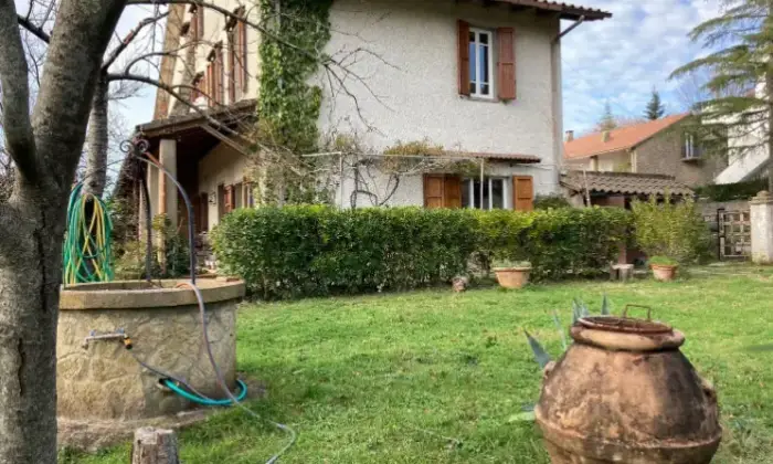 Rexer-Roccastrada-Porzione-di-villa-bifamiliare-con-garage-e-terreno-adiacente-Giardino