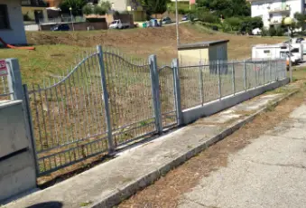 Rexer-Gemmano-Vendo-casa-indipendente-Gemmano-esternamente-finita-internamente-da-finire-Giardino