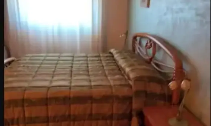 Rexer-Cingoli-Appartamento-in-vendita-in-via-Niccol-Machiavelli-a-Cingoli-CameraDaLetto