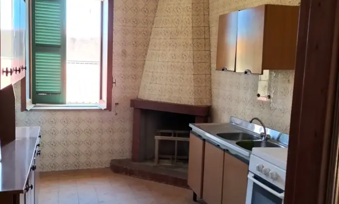 Rexer-Crucoli-Vendo-appartamento-vista-mare-Cucina