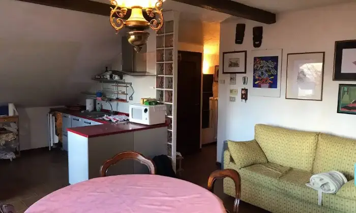 Rexer-Sauze-dOulx-Vendesi-appartamento-in-via-Richardette-Sauze-dOulx-Salone