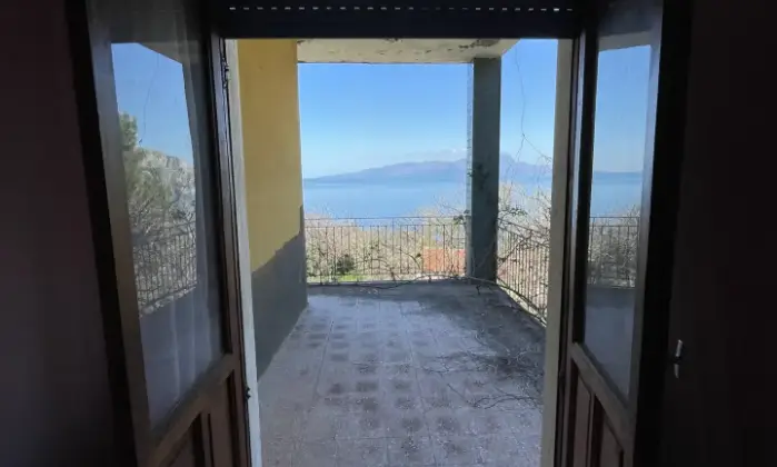 Rexer-Acquafredda-Villa-indipendente-vicina-al-bellissimo-mare-di-Maratea-Garage