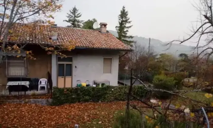 Rexer-Neviano-degli-Arduini-Casa-indipendente-su-lati-con-giardino-mq-Giardino