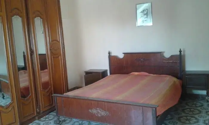 Rexer-Falciano-del-Massico-Vendesi-appartamento-al-piano-terra-CameraDaLetto