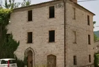 Rexer-Sassoferrato-Immobile-da-ristrutturare-Giardino