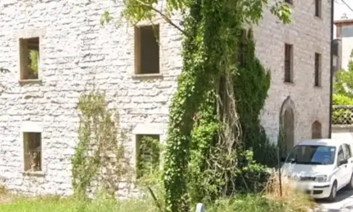 Rexer-Sassoferrato-Immobile-da-ristrutturare-Giardino