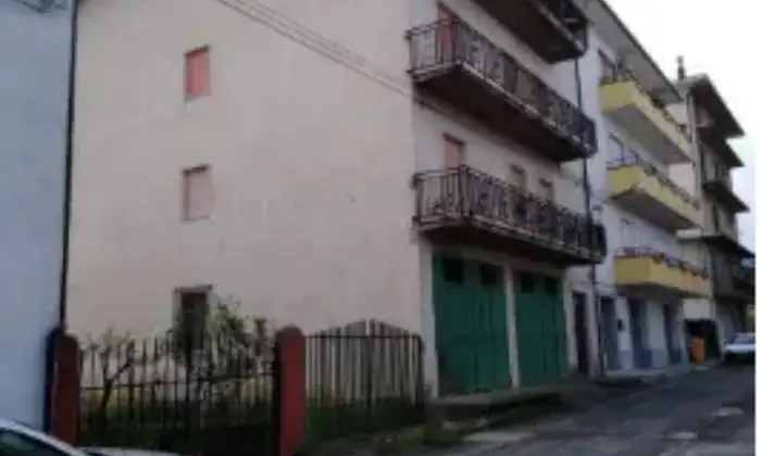 Rexer-Cerenzia-Casa-di-paese-in-vendita-in-via-Trieste-a-Cerenzia-Terrazzo