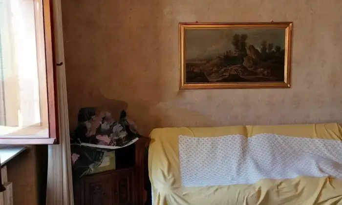 Rexer-Borgo-a-Mozzano-Vendesi-Villa-in-Localit-Pastino-Pastino-Borgo-a-Mozzano-CameraDaLetto