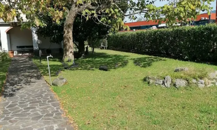 Rexer-Borgo-a-Mozzano-Vendesi-Villa-in-Localit-Pastino-Pastino-Borgo-a-Mozzano-Giardino