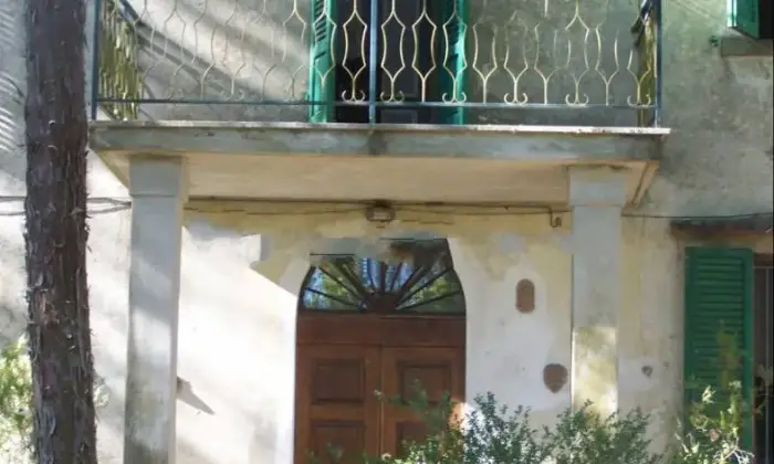 Rexer-Citt-di-Castello-Casa-colonica-Vocabolo-Balzarina-San-Paterniano-Citt-di-Castello-Balcone