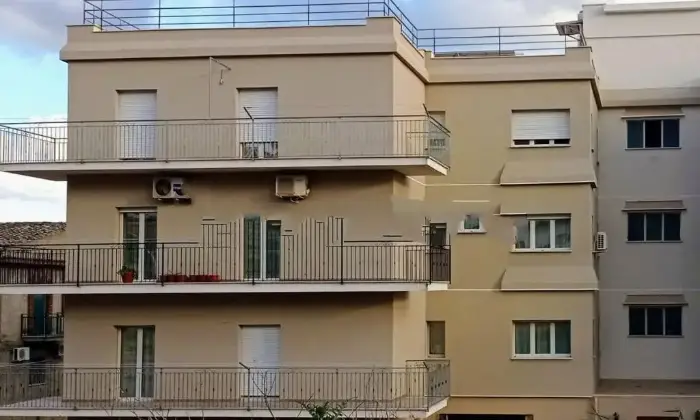 Rexer-Aragona-Vendesi-appartamento-in-via-Lussemburgo-Aragona-Terrazzo