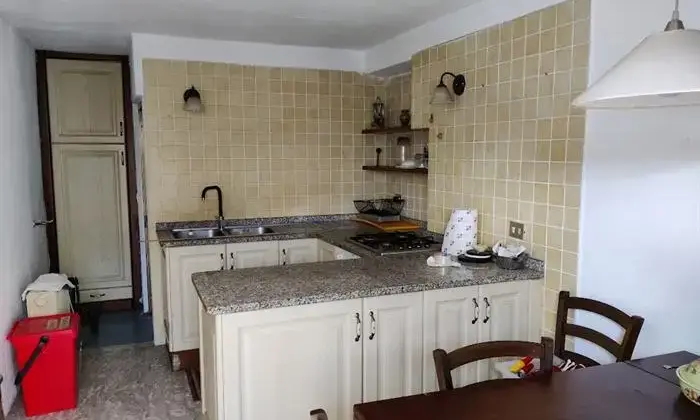 Rexer-Fivizzano-Vendesi-casa-indipendente-a-Fivizzano-Cucina