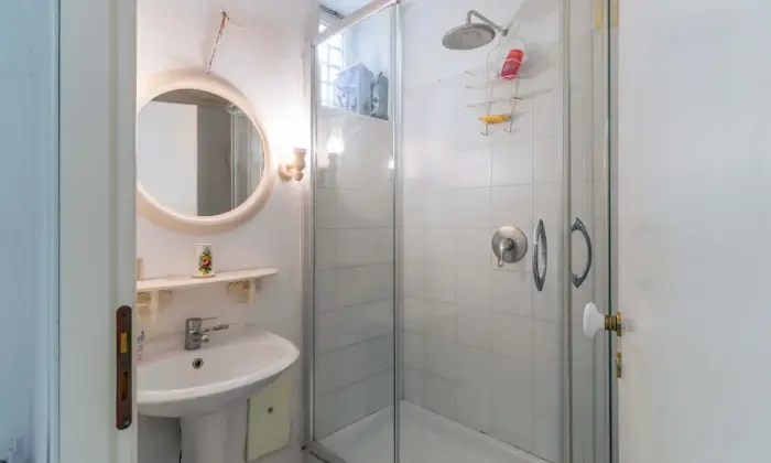 Rexer-Rodi-Garganico-Spaziosa-villa-immersa-nel-verde-tra-Rodi-Garganico-e-San-Menaio-BAGNO