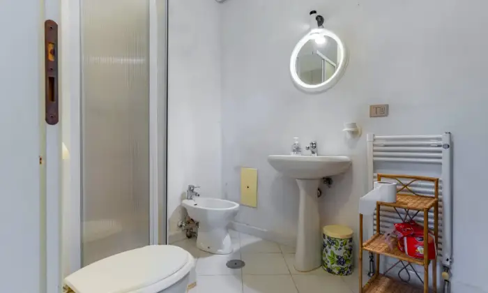 Rexer-Rodi-Garganico-Spaziosa-villa-immersa-nel-verde-tra-Rodi-Garganico-e-San-Menaio-BAGNO