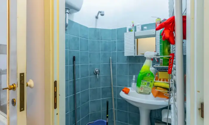 Rexer-Rodi-Garganico-Spaziosa-villa-immersa-nel-verde-tra-Rodi-Garganico-e-San-Menaio-BAGNO