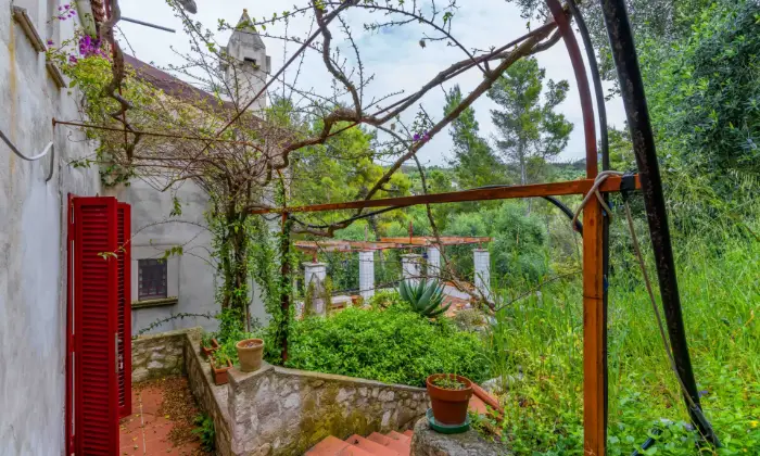 Rexer-Rodi-Garganico-Spaziosa-villa-immersa-nel-verde-tra-Rodi-Garganico-e-San-Menaio-TERRAZZO