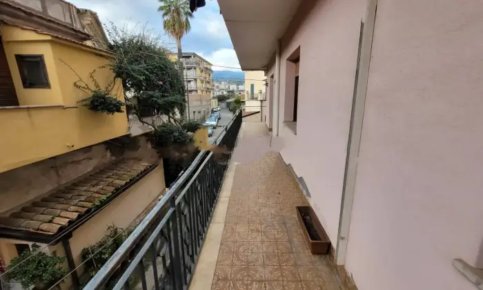 Rexer-Fiumefreddo-di-Sicilia-Quadrilocale-in-via-Regina-Margherita-Fiumefreddo-di-Sicilia-Terrazzo