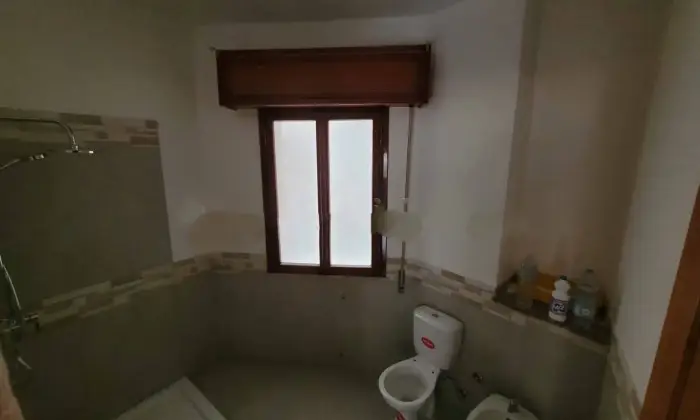 Rexer-Fiumefreddo-di-Sicilia-Quadrilocale-in-via-Regina-Margherita-Fiumefreddo-di-Sicilia-Bagno