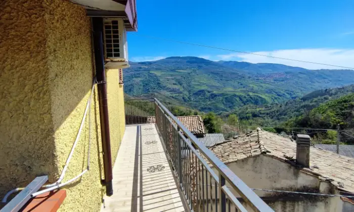 Rexer-Aiello-Calabro-Attico-Aiello-Calabro-Balcone