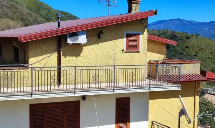 Rexer-Aiello-Calabro-Attico-Aiello-Calabro-Facciata