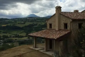 Rexer-Rosora-Casa-colonica-in-vendita-a-Rosora-in-via-Fondiglie-Giardino
