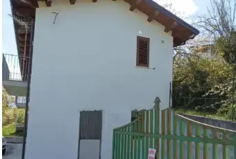 Rexer-Isola-del-Gran-Sasso-dItalia-Masseria-nuova-in-vendita-a-Isola-del-Gran-Sasso-dItalia-Giardino
