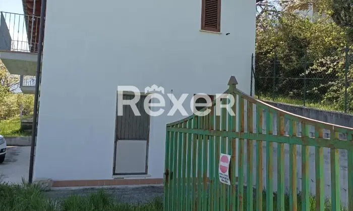 Rexer-Isola-del-Gran-Sasso-dItalia-Masseria-nuova-in-vendita-a-Isola-del-Gran-Sasso-dItalia-Altro