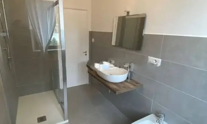 Rexer-Modigliana-Trilocale-con-giardino-e-posto-auto-Bagno