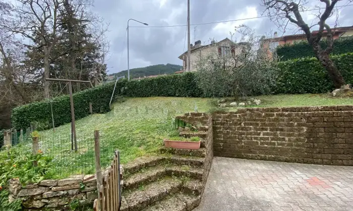 Rexer-Modigliana-Trilocale-con-giardino-e-posto-auto-Giardino