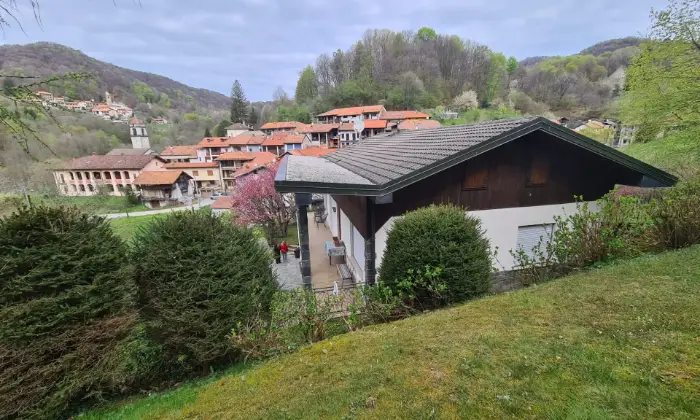 Rexer-Valduggia-Vendesi-Villa-a-localit-Val-Piana-a-Valduggia-GIARDINO