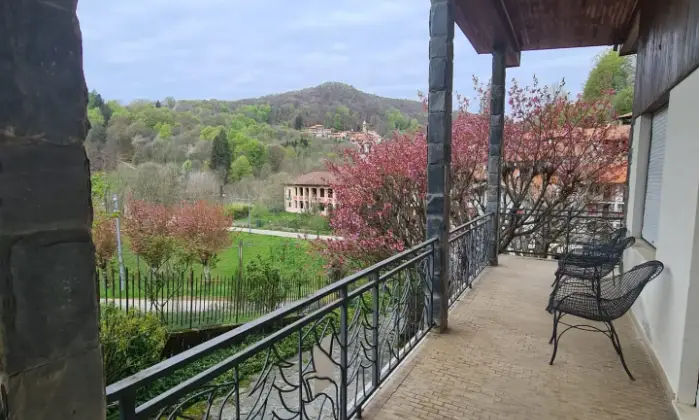 Rexer-Valduggia-Vendesi-Villa-a-localit-Val-Piana-a-Valduggia-Balcone